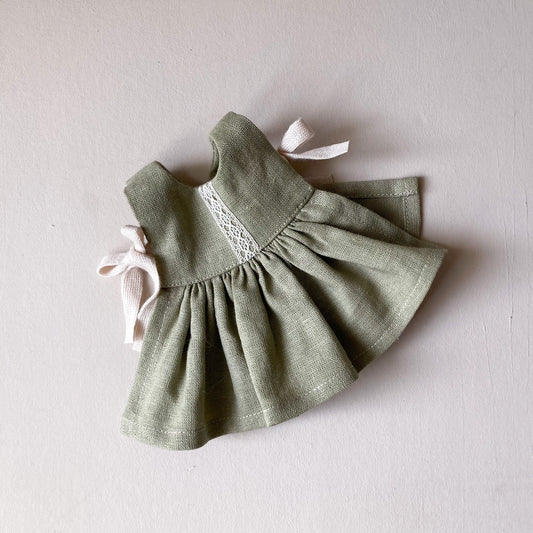 Doll clothes sewing pattern : Apron