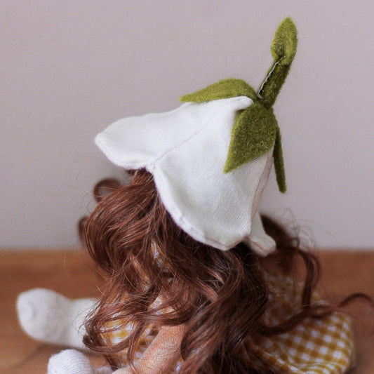 Doll clothes sewing pattern : Bell flower hat